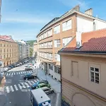 Ostrovni Apartment